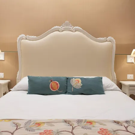 Certosa Bed and Breakfast 4*