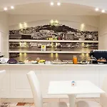 Certosa Oda ve Kahvaltı 4*