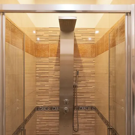 Certosa Nocleg ze śniadaniem 4*